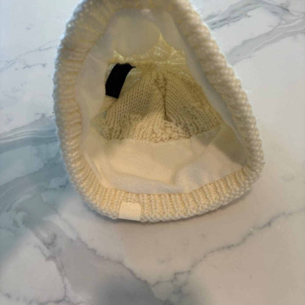 Nike ACG Off White Cable Knit Beanie - Picture 7 of 9